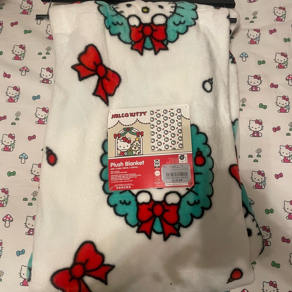 Hello Kitty Christmas Wreath Twin Blanket